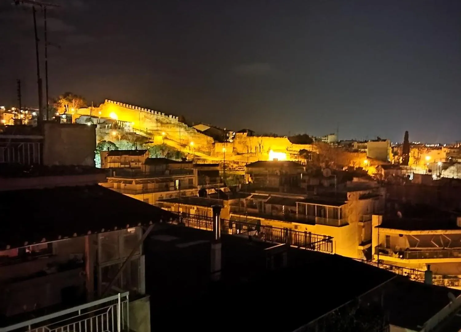 Castleview 2Br Welcome Stay Spacious Lux Apartment سالونيك اليونان